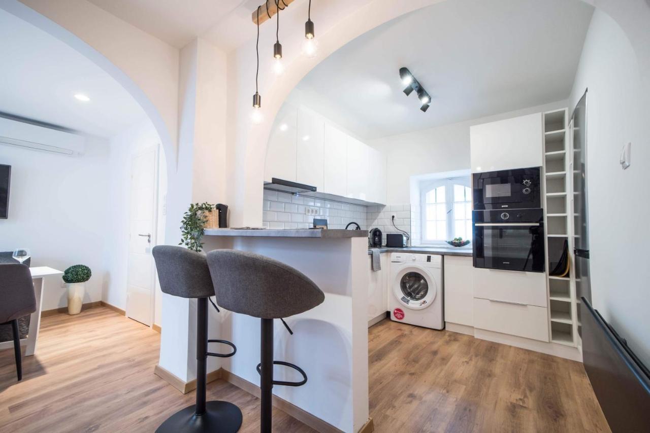 Ferienwohnung Pintes 38 Dunaújváros Exterior foto
