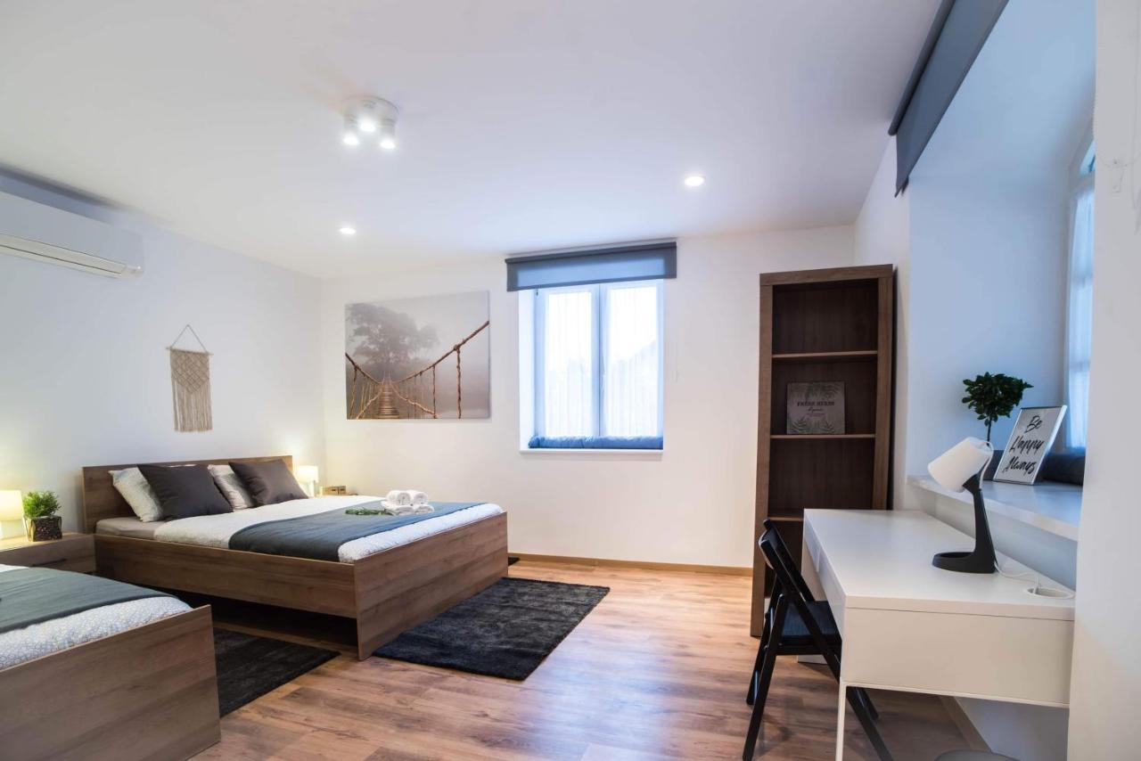 Ferienwohnung Pintes 38 Dunaújváros Exterior foto